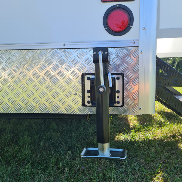 Toilett Trailer PTS5904 mit 4 Kabinen